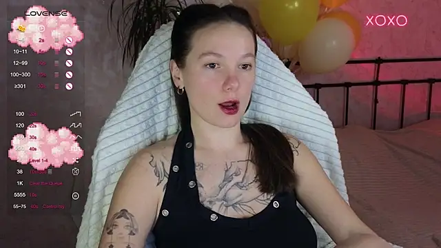 lil luna x online show from February 2026 07:29:01 PM