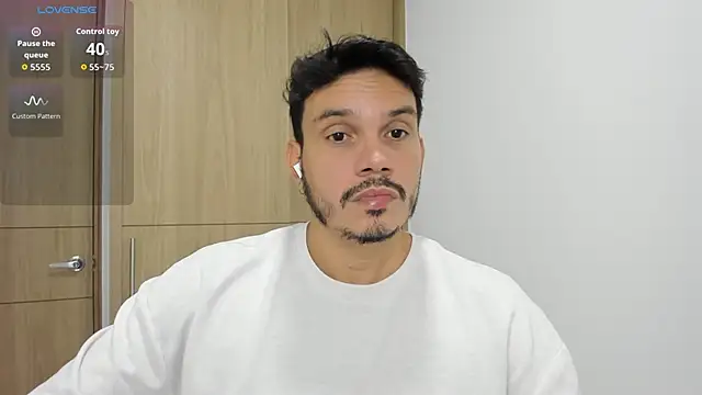 alejandro stark online show from October 2025 09:59:02 PM