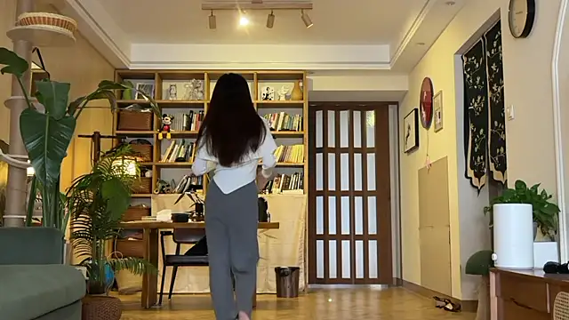 grandeeney online show from November 2025 02:33:01 AM