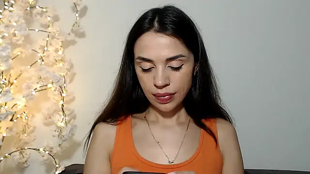 Mika Gold online show from October 2025 11:43:01 AM