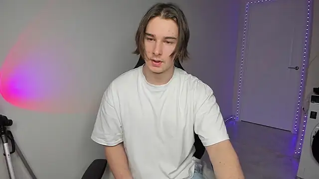 Vincent Strong online show from December 2024 03:25:02 AM