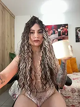Snapshot of zafiro_mo0n chatting on December 2024 10:34:02 PM zafiro mo0n online show from December 2024 10:34:02 PM