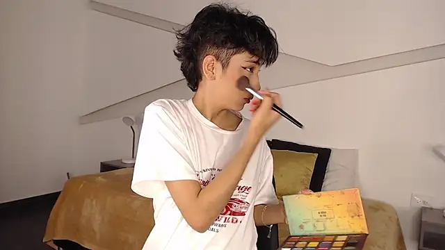 hot little bunny online show from February 2025 08:56:01 PM