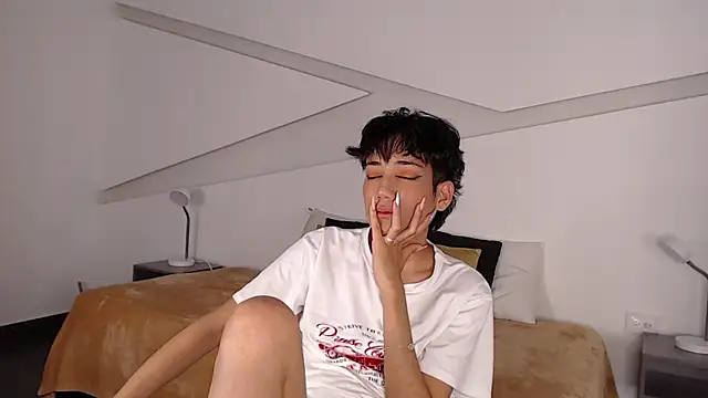 hot little bunny online show from February 2025 11:58:02 PM