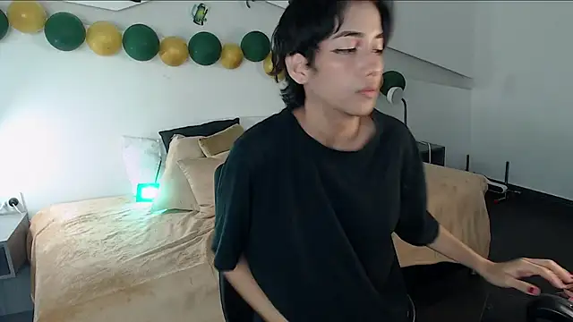 hot little bunny online show from March 2025 11:54:02 PM