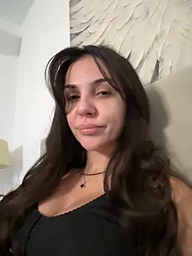 TaniaAmore online show from November 2025 04:50:01 PM