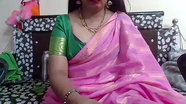 NautyBabe online show from November 2025 05:06:02 PM