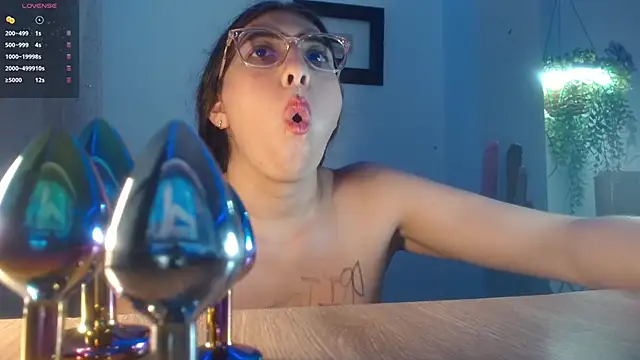 DaMikaela  online show from September 2025 07:28:02 PM