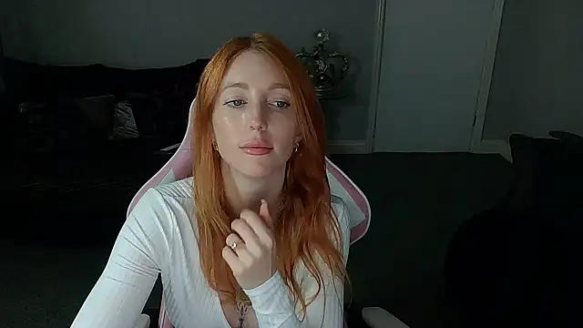 Red firesquirt online show from October 2025 02:14:02 PM