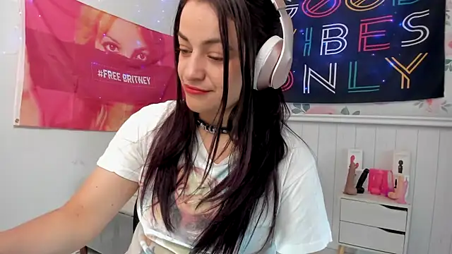 LovelyAzucena online show from October 2025 01:53:02 PM