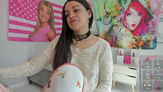 LovelyAzucena online show from November 2025 02:41:02 PM