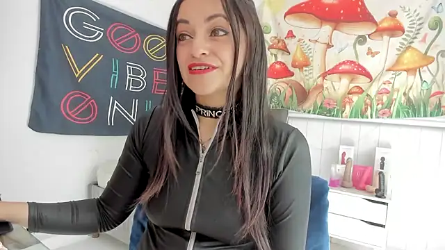 LovelyAzucena online show from December 2025 02:37:01 PM