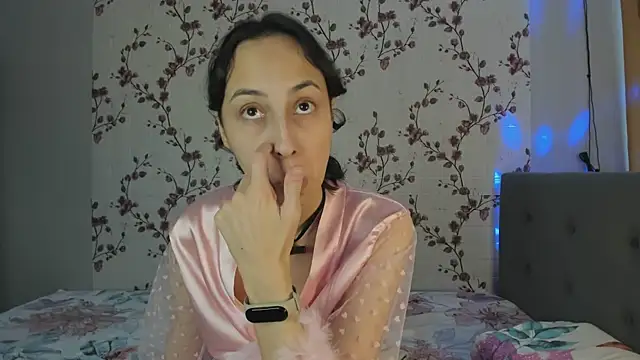 Snapshot of Alisagold90 chatting on February 2025 08:02:02 AM Alisagold90 online show from February 2025 08:02:02 AM