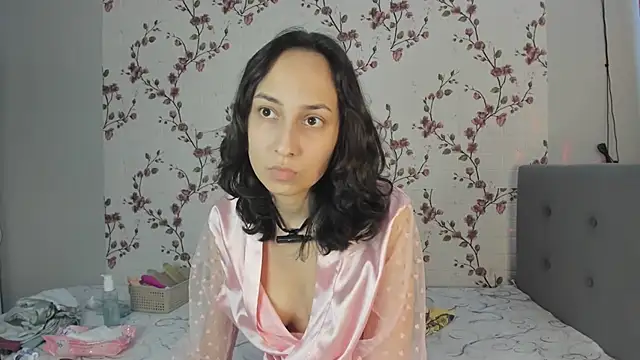 Snapshot of Alisagold90 chatting on February 2025 01:27:01 PM Alisagold90 online show from February 2025 01:27:01 PM