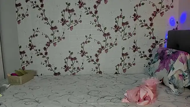 Alisagold90 online show from October 2025 07:19:02 AM