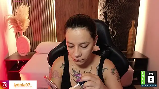 lydhia97  online show from January 2025 02:37:01 AM