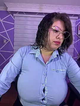 Snapshot of MiiaaJoness chatting on May 2026 03:42:01 PM MiiaaJoness online show from May 2026 03:42:01 PM