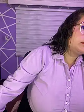 Snapshot of MiiaaJoness chatting on June 2026 05:06:01 AM MiiaaJoness online show from June 2026 05:06:01 AM
