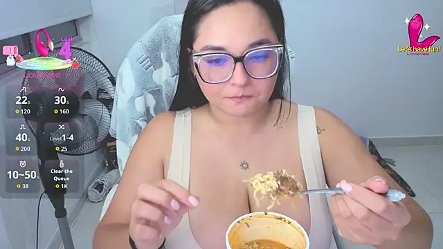 Snapshot of CelesteBrucee chatting on September 2025 12:25:01 AM CelesteBrucee online show from September 2025 12:25:01 AM