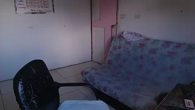 Snapshot of girl_milk2 chatting on November 2025 03:00:01 PM girl milk2 online show from November 2025 03:00:01 PM