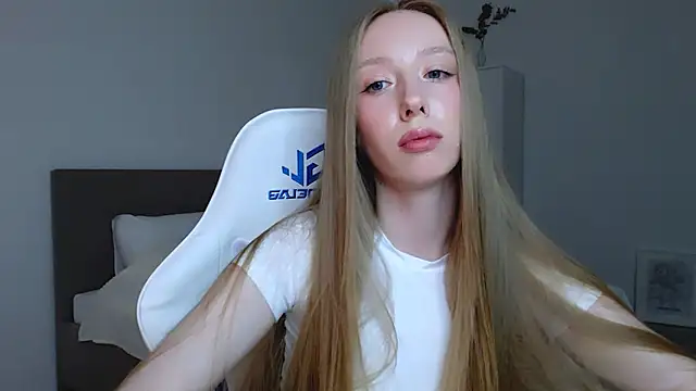 Snapshot of Luna_insniity chatting on October 2025 07:21:01 PM Luna insniity online show from October 2025 07:21:01 PM