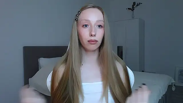 Snapshot of Luna_insniity chatting on October 2025 08:06:02 PM Luna insniity online show from October 2025 08:06:02 PM