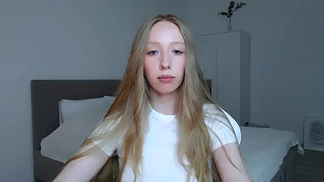 Snapshot of Luna_insniity chatting on October 2025 07:23:01 PM Luna insniity online show from October 2025 07:23:01 PM