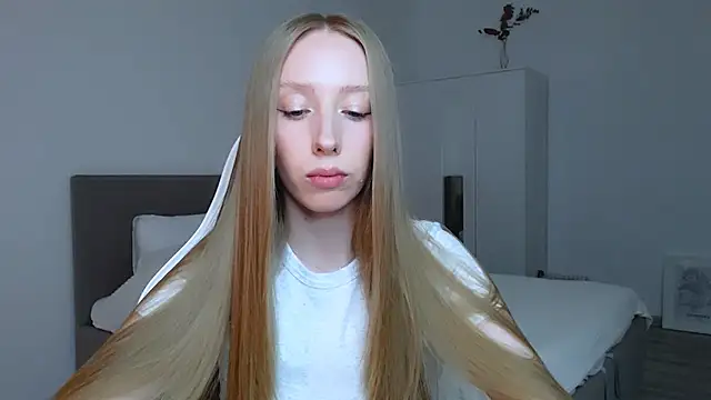 Snapshot of Luna_insniity chatting on October 2025 07:25:02 PM Luna insniity online show from October 2025 07:25:02 PM