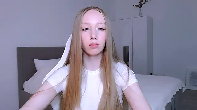 Snapshot of Luna_insniity chatting on November 2025 07:59:01 PM Luna insniity online show from November 2025 07:59:01 PM