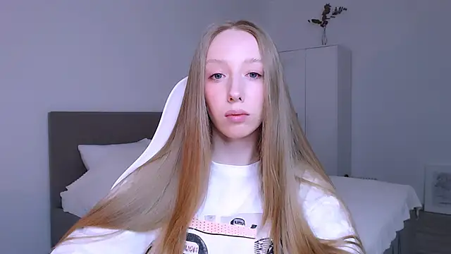 Luna insniity online show from December 2025 09:09:02 PM