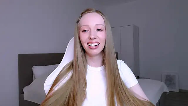 Luna insniity online show from February 2026 08:23:01 PM