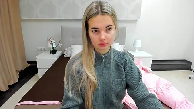 Donna Evans online show from November 2025 11:59:02 PM