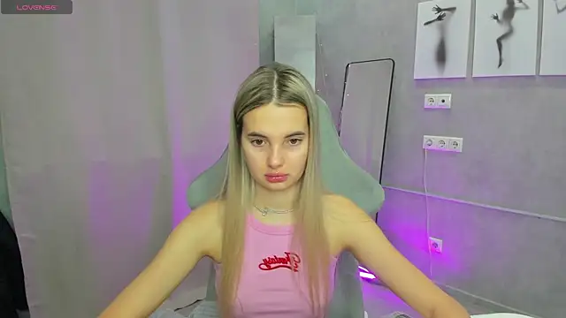 Donna Evans online show from December 2025 12:07:02 AM