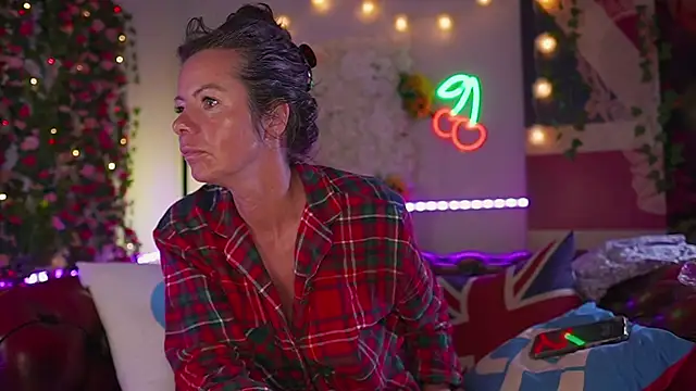 AmicaBentley online show from March 2026 05:12:02 AM