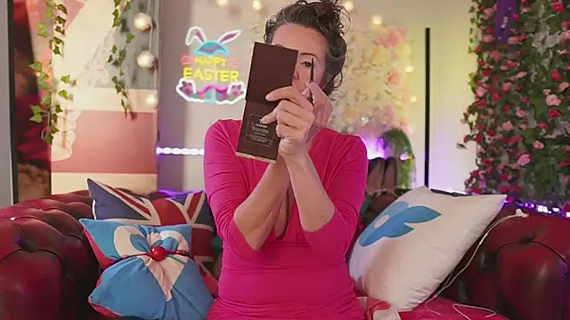 AmicaBentley online show from April 2026 06:13:01 AM