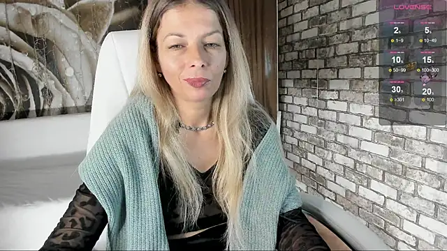 Eva Melow online show from September 2025 02:11:02 PM