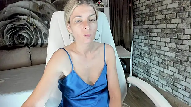 Snapshot of Eva_Melow chatting on June 2026 02:30:01 PM Eva Melow online show from June 2026 02:30:01 PM