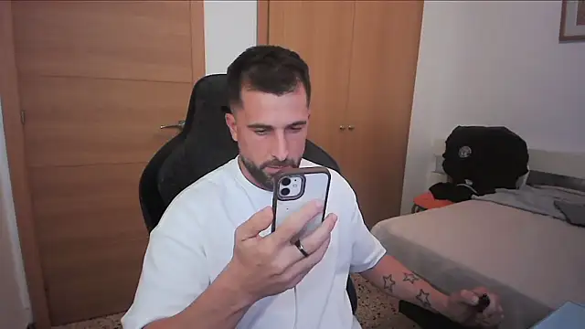 Snapshot of alex877x chatting on October 2025 03:55:02 PM alex877x online show from October 2025 03:55:02 PM