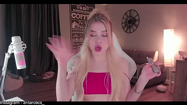 lil barbie girl online show from December 2024 05:00:01 PM