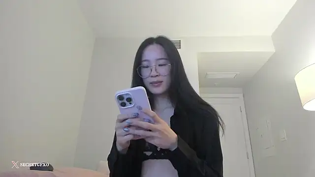 Snapshot of secretgirlfriendxo chatting on January 2025 07:32:01 AM secretgirlfriendxo online show from January 2025 07:32:01 AM