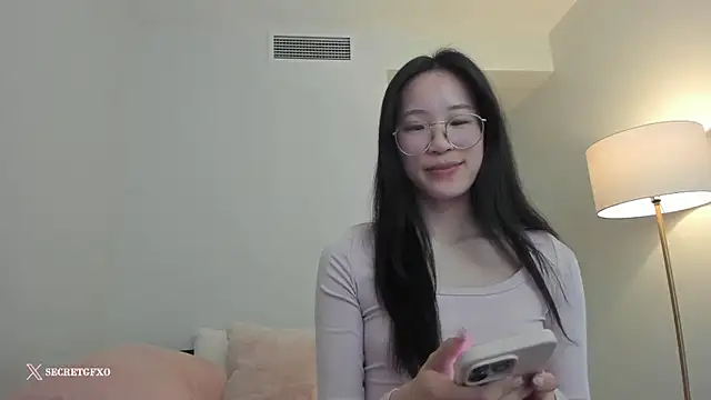 Snapshot of secretgirlfriendxo chatting on March 2025 04:13:01 PM secretgirlfriendxo online show from March 2025 04:13:01 PM