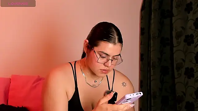 veronica185 online show from May 2026 03:25:01 AM