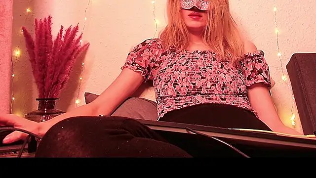 SecretAnni online show from January 2025 02:25:01 PM