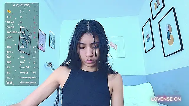 littlee emilyy  online show from December 2024 12:29:02 PM
