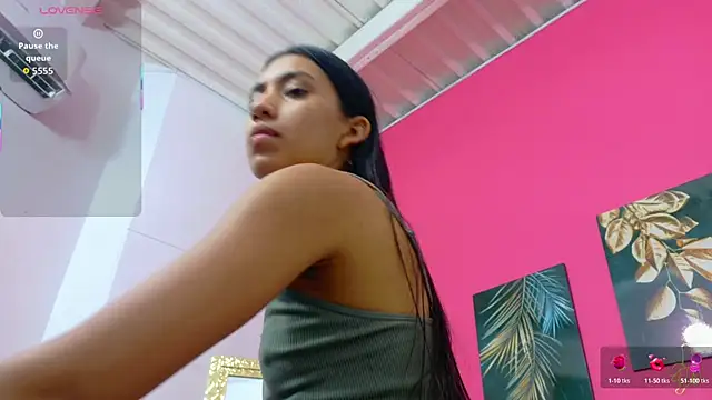 Snapshot of littlee_emilyy_ chatting on May 2026 12:55:02 PM littlee emilyy online show from May 2026 12:55:02 PM