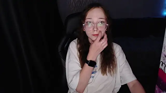 Snapshot of AmeliaKamishiro chatting on October 2025 05:32:02 PM AmeliaKamishiro online show from October 2025 05:32:02 PM