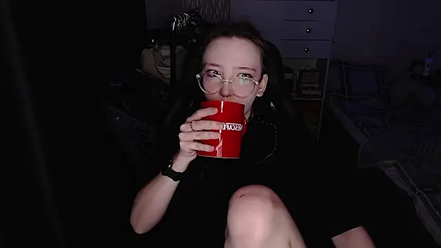 Snapshot of AmeliaKamishiro chatting on November 2025 01:33:01 AM AmeliaKamishiro online show from November 2025 01:33:01 AM