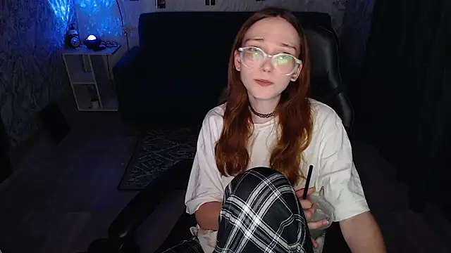 Snapshot of AmeliaKamishiro chatting on June 2026 01:14:01 AM AmeliaKamishiro online show from June 2026 01:14:01 AM