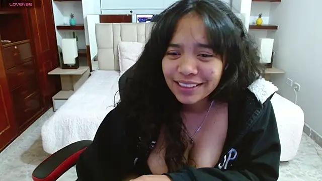 laureentt  online show from January 2025 09:19:02 AM