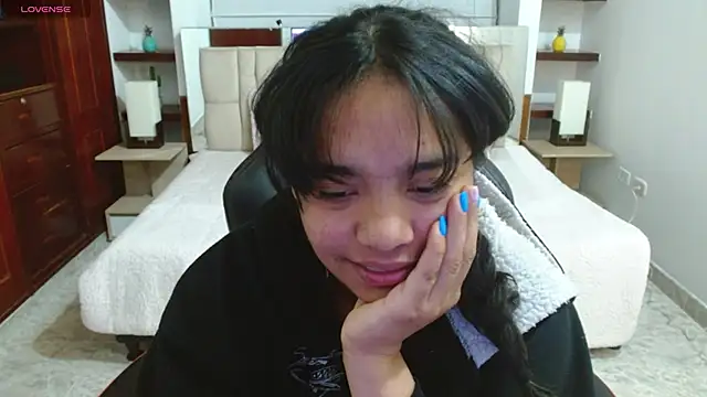 laureentt  online show from January 2025 10:17:01 AM